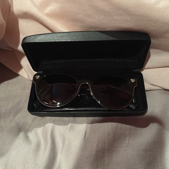 Versace sunglasses - Picture 4 of 5
